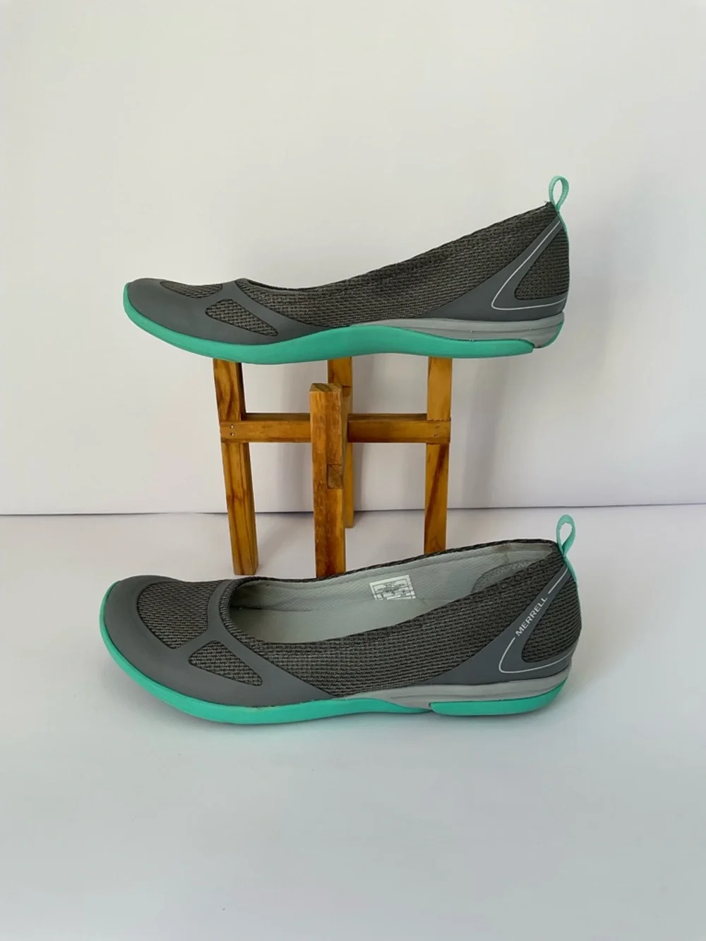 Merrell Ceylon Sport Gray Knit Slip-On Ballet Flats with Teal-Green Sole Accent - Picture 5 of 9